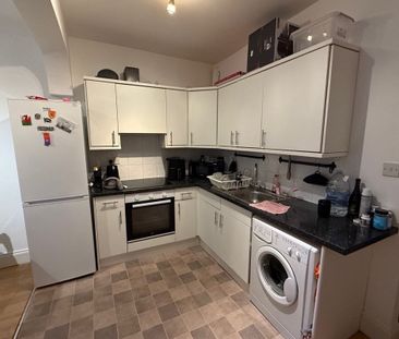Leavesden Road - Photo 2