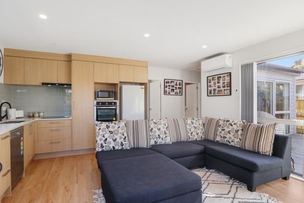 Modern Manurewa Living! - Photo 1