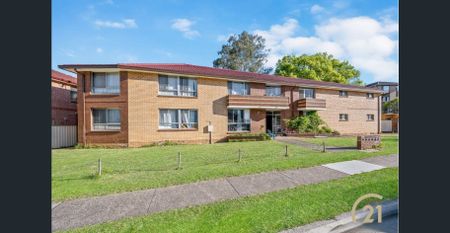 Ground Floor, 2 Bedroom Unit In The Heart Of Fairfield! - Photo 2