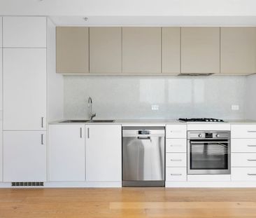 Modern 2-Bed Apartment with Stunning Views on the Rivers-edge! - Photo 2