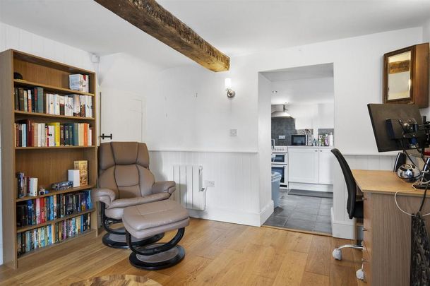 2 bedroom cottage to rent - Photo 1