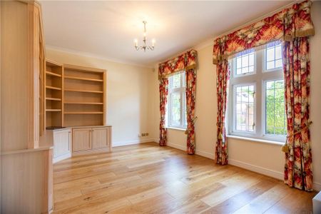 5 bedroom detached house to rent - Photo 2