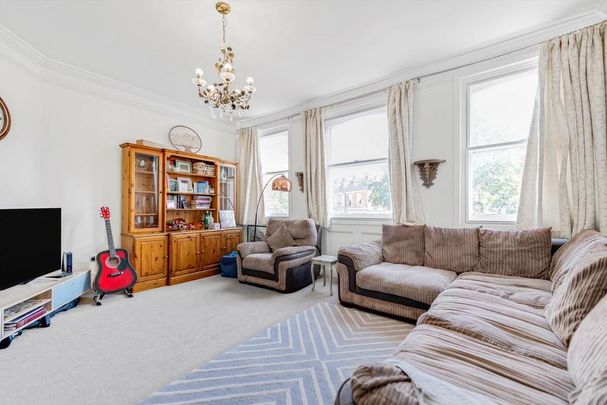 2 bedroom flat to rent - Photo 1