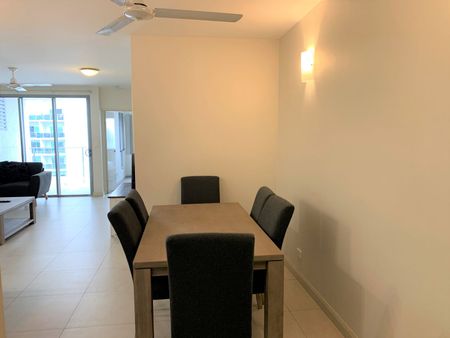 Elevated Inner City Living – Modern 2-Bedroom Furnished Apartment - Photo 2