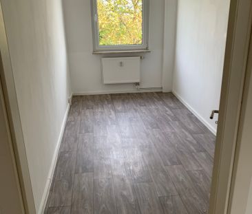 Tolle Vierraumwohnung – renoviert in modernem Design! – Blick ins Grüne - Foto 2