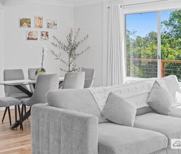 MODERN FAMILY LIVING IN A PRIME TAREE WEST LOCATION - Photo 1