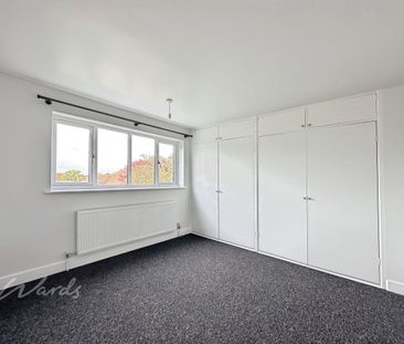 4 bedroom detached house to rent - Photo 2