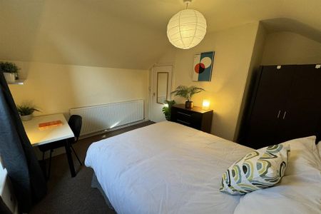 3 bedroom end of terrace house to rent - Photo 5