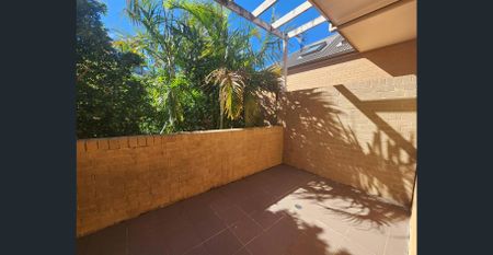 Split Level Apartment In Prime Location ! - Photo 5