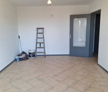 - PAU- STUDIO de 32m² environ AVEC TERRASSE - VUE PYRENEES - - Photo 1