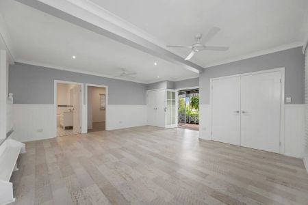 Luxury Elevated Queenslander with Iconic City Views, Pool & Resort-Style Entertaining - Photo 3