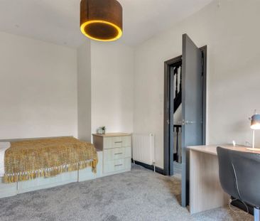 The Village Street, Burley, LS4 2PR - Photo 6