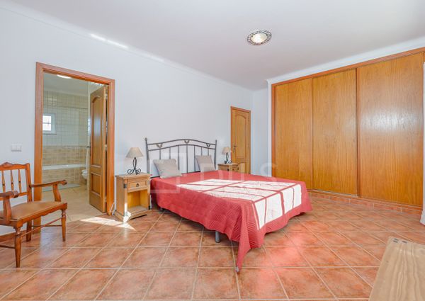 Moradia T3 com piscina em Algoz, Algarve