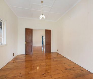 Charming Character Home in Sought-After Wooloowin - Photo 1