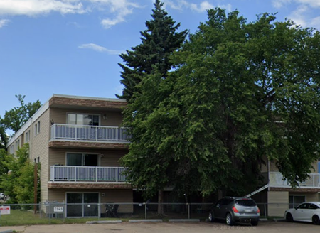 Large 2 Bedroom Apartment in Pines!! - Photo 3