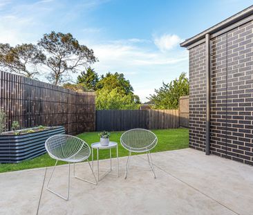 Brand New, High Quality Townhouses - AVAILABLE FOR 6 OR 12 MONTHS! - Photo 4