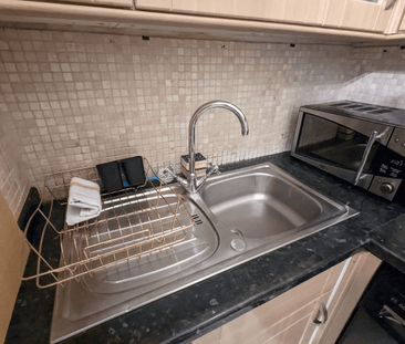 Castletown Road, London, W14 - Photo 4