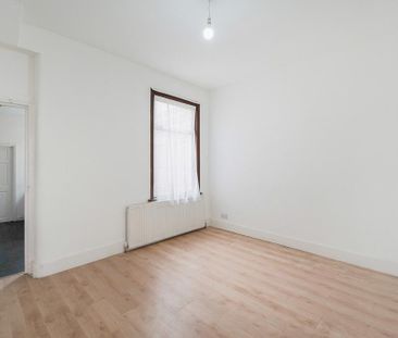 4 bedroom terraced house to rent - Photo 2