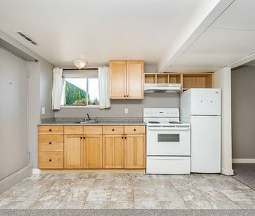 North Burnaby 2 bedrooms 1 bathrooms house for rent - Photo 2