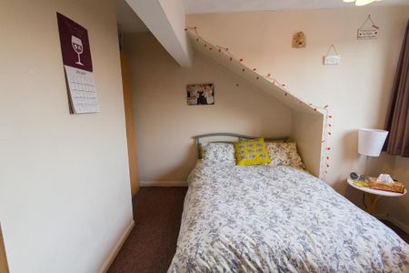 Mayville Road, Hyde Park, LS6 1NF, Leeds - Photo 4