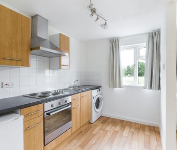 Flat to rent on - Photo 3