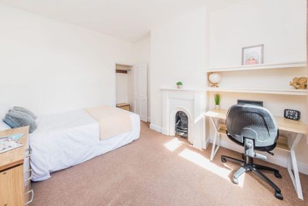 3 bedroom terraced house to rent - Photo 3