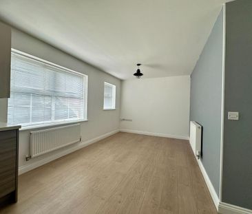 2 bedroom semi-detached house to rent - Photo 4