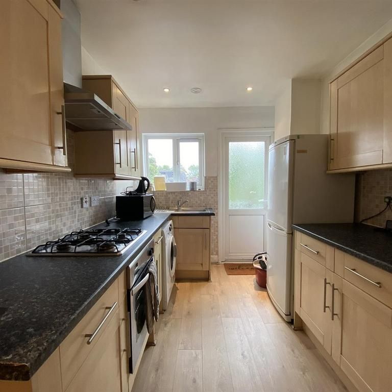 4 bedroom house share to rent - Photo 1