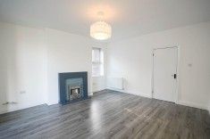 2 bed Flat for Rent - Photo 3