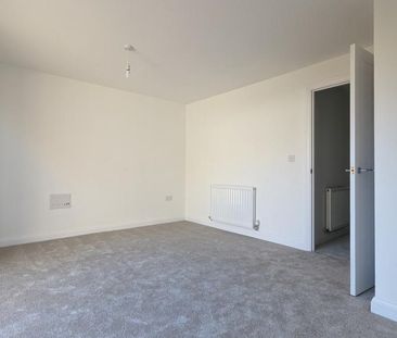 2 bedroom semi-detached house to rent - Photo 6