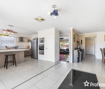 59 Explorer Drive, Thornlie WA 6108 - Photo 2