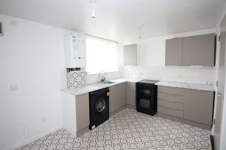 40B Ederny Walk, Carrickfergus, BT38 8NQ - Photo 2