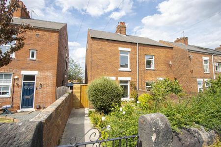 3 bedroom semi-detached house to rent - Photo 2