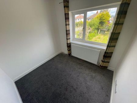 4 bedroom semi-detached house to rent - Photo 4