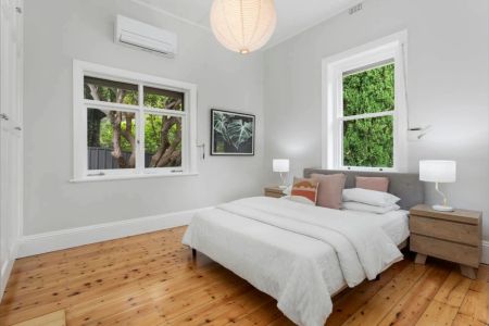 Charming Hills Cottage with Modern Comforts - Photo 3