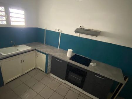 Location Appartement 3 pièces 73m² ST PIERRE 97410 - Photo 4