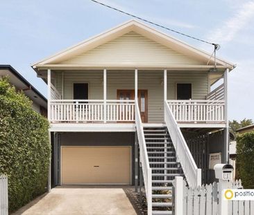 Beautifully Renovated Character Home, perfect for Families! - Photo 3