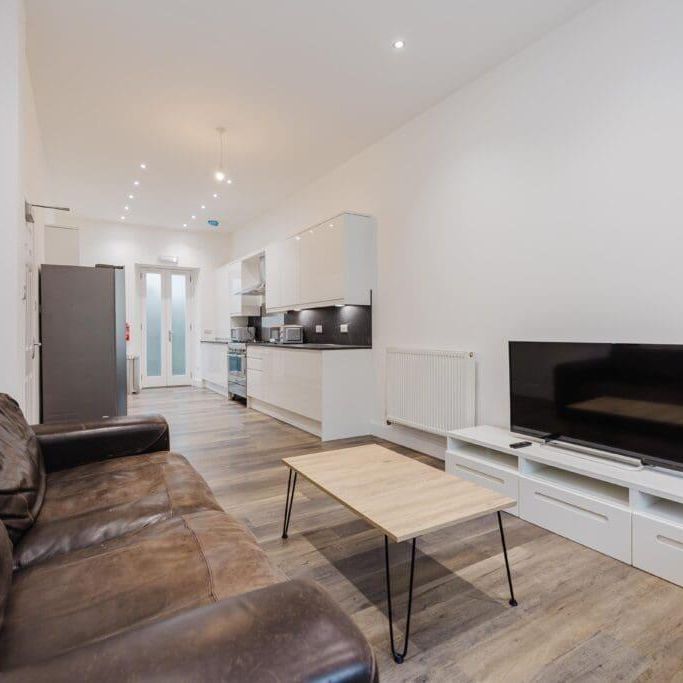 5 bedroom terraced house to rent - Photo 1