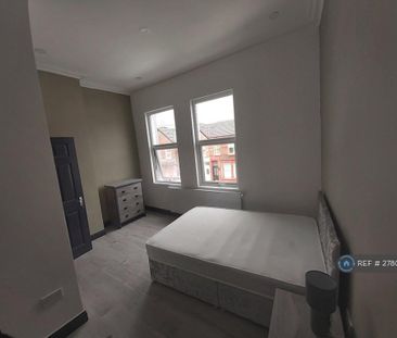 1 bedroom in a house share to rent - Photo 1
