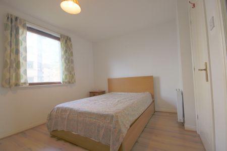 Dorset Place, Merchiston, Edinburgh, EH11 - Photo 3