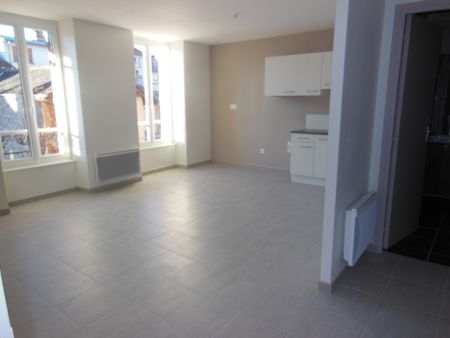 Location Appartement 2 pièces 48m² AURILLAC 15000 - Photo 2