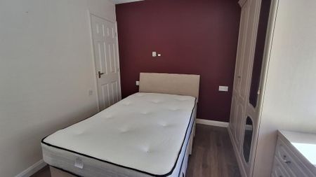 2 bedroom terraced house to rent - Photo 5