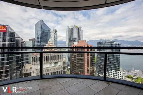 Condo in Downtown Vancouver, BC - Photo 1