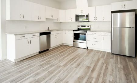 206-18 Picardy Place - Photo 2