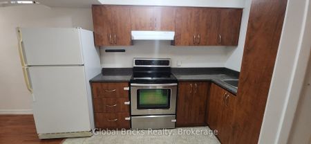 For Lease - 4187 Goldenrod Crescent Unit# Basement, Mississauga, Ontario - Photo 3