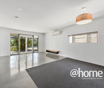 Modern on Melbourne - Photo 2