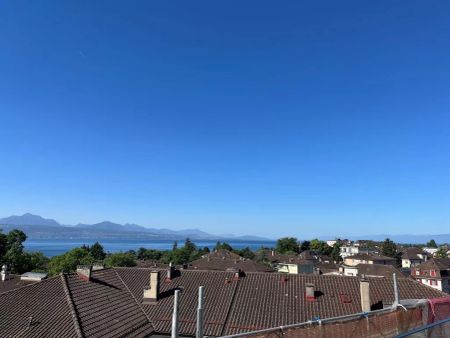 Grand studio neuf, idéalement situé - Foto 4