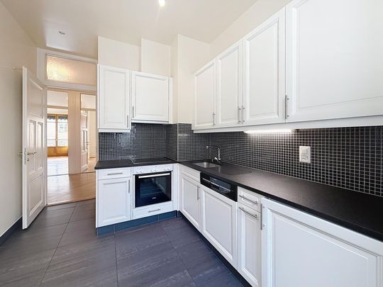 4-room apartment in a historic building - Photo 1