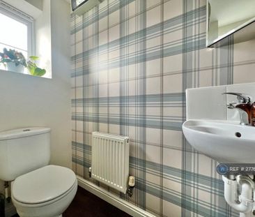 3 bedroom semi-detached house to rent - Photo 6