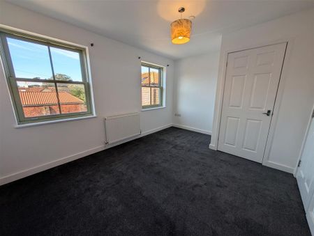 2 bedroom end of terrace house to rent - Photo 3